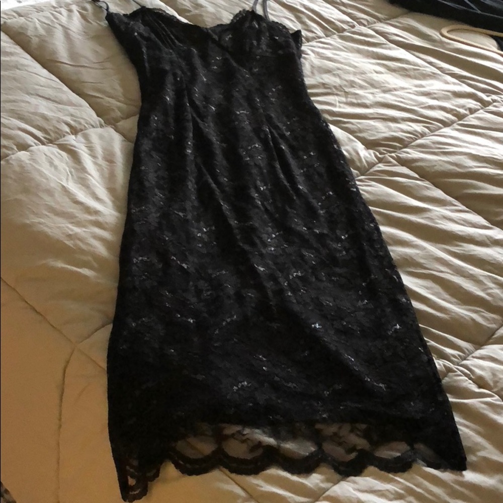 Sexy fitted Guess dress w/ lace overlay